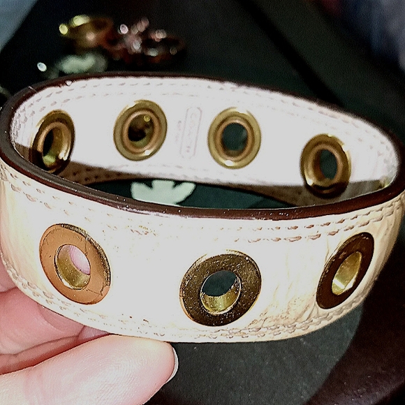 COACH Leather bracelet with gold rivets - Picture 1 of 3